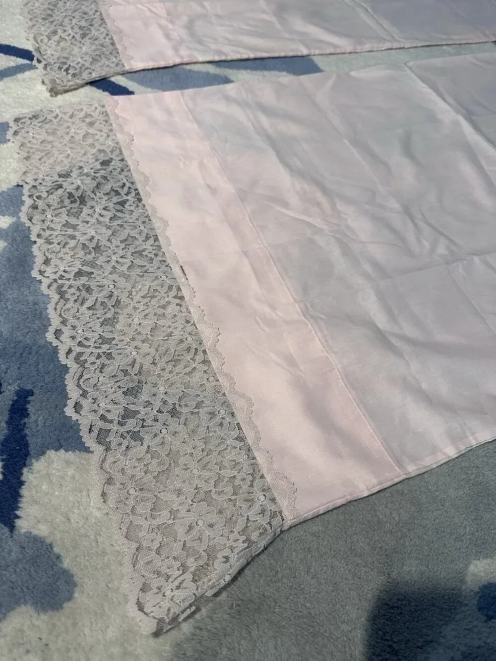 Set Of 2 Vintage Pastel Peach & Cream Lace Open Ended Pillow Case 43” Romantic